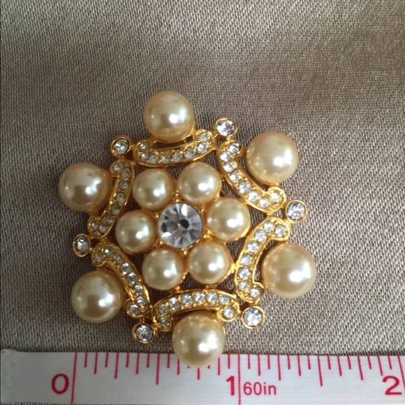 Joan Rivers brooch - Picture 3 of 3
